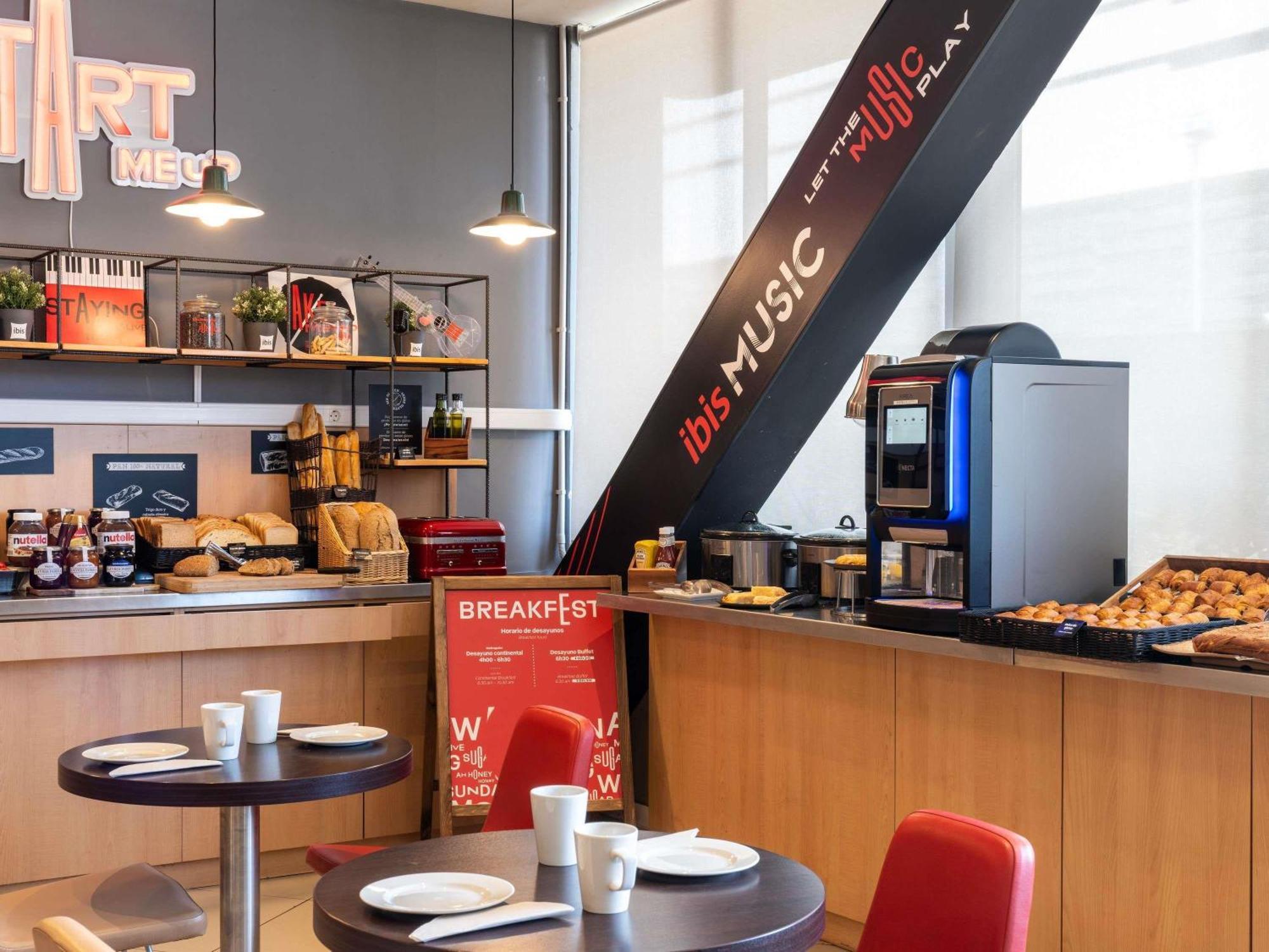 Ibis Barcelona Meridiana — Photos 2